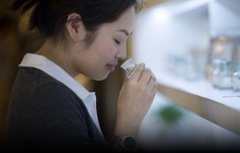 Giới trẻ Trung Quốc dùng nước hoa như liệu pháp mùi hương để giảm căng thẳng