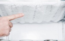 Tủ lạnh đóng lớp đá, tuyết dày có sao không? Vấn đề thường gặp nhưng không phải ai cũng biết cách xử lý