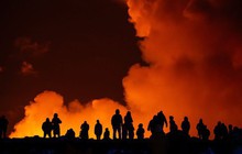 Núi lửa phun trào, Iceland ban bố tình trạng khẩn cấp