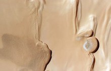 Tàu châu Âu chụp được hình ảnh "chấn động" ở Sao Hỏa