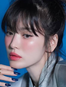 Visual của Song Hye Kyo qua cam thường và ảnh studio: Tuổi 42 thế nào mới là trẻ?