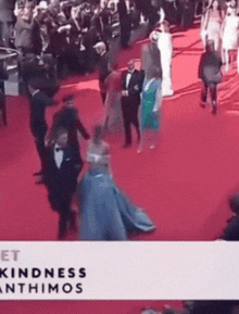 Clip 15 giây của Thảo Nhi Lê trên thảm đỏ Cannes, thái độ truyền thông quốc tế thế nào?