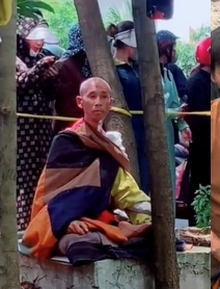 Hình ảnh "sư Thích Minh Tuệ" gầy và kiệt sức sau nhiều ngày bị Youtuber, Tiktoker bám theo: "Con không cần ai hộ pháp, hộ vệ"