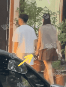 Độc quyền: Chồng cũ Mai Ngọc nắm chặt tay gái xinh trên phố sau công khai ly hôn, tình mới chính là em gái của Kiều Ly Phạm!