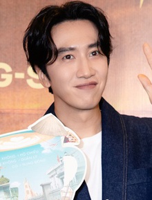 Thảm đỏ hot nhất hôm nay: Lee Kwang Soo đẹp đôi bên nàng thơ kém 37cm, Duy Khánh chiếm spotlight chỉ với 1 ánh mắt