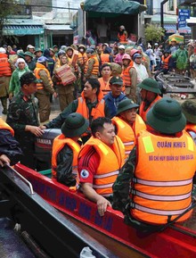 Cảnh báo nước trên các sông Khánh Hòa lên lại trong đêm, có nơi ngập sâu tới 3,5m