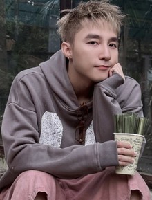 Sơn Tùng và con số 700 triệu đồng đang làm bùng nổ MXH!