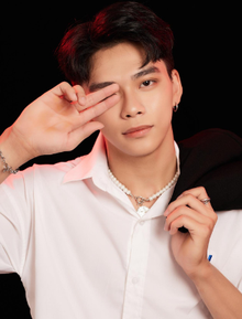 Cận 3 độ vẫn không đeo kính khi thi đấu, hot boy 10x điển trai gây sốt khi giành HCV SEA Games cho Việt Nam