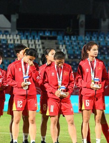 Đội tuyển nữ Việt Nam đã khóc rồi!