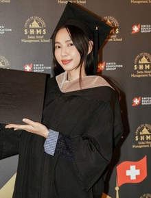 Con đường học vấn đầy tranh cãi của Hoa hậu Thùy Tiên