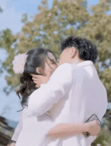 Chủ tịch showbiz và nàng thơ gen Z đi thử váy cưới, hôn lễ thế kỷ sắp diễn ra!