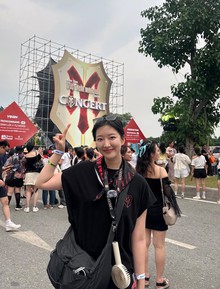 Cô gái Hàn lên tiếng đính chính khi bị nhận nhầm là người gây gổ trong tiệm photobooth Hà Nội
