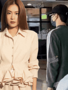 Thai kỳ kín tiếng của Hoàng Thuỳ Linh: Luôn được Đen Vâu đưa đi khám, hé lộ thời điểm "vượt cạn" cặp song sinh