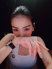 Lệ Quyên xin lỗi