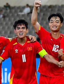 Phỏng vấn nóng đội trưởng U23 Việt Nam khi vào bán kết U23 châu Á: Động lực của chúng em là lá cờ trên ngực trái!