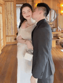 Đang diễn ra đám cưới Phương Nhi và thiếu gia Minh Hoàng: SOOBIN - Touliver tham dự, 1 Hoa hậu bất ngờ viết tâm thư gửi cô dâu