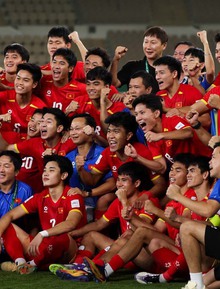 Ảnh nét căng: U23 Việt Nam tự hào nhận tấm huy chương dành cho sự kiên cường đến giây cuối cùng ở U23 châu Á