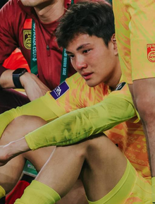 Li Hao - siêu thủ môn Trung Quốc khóc, lên tiếng xin lỗi lúc 4h sáng