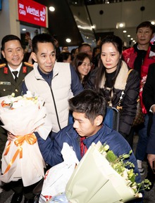 Phỏng vấn bố Hiểu Minh U23 Việt Nam: Rớm nước mắt hé lộ lời động viên con trai chấn thương