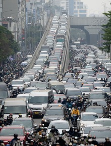 Người dân vượt rét mướt đi làm sau kỳ nghỉ lễ, hàng loạt tuyến đường ùn tắc