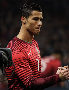 Bình luận gây bão của Ronaldo dưới bài đăng của Messi