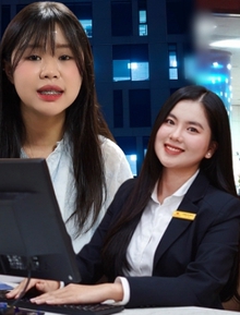 VIDEO: 26 Tết - đêm tăng ca cuối cùng của dân ngân hàng ở Hà Nội và TP.HCM có gì đặc biệt?