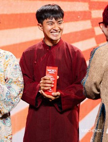 Lê Tuấn Khang tại WeChoice Awards 2025 đi đến đâu ai cũng nhận ra, thật thà dễ thương như những clip triệu view