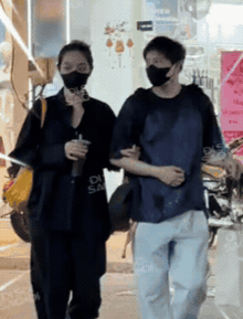 ĐỘC QUYỀN: "Tóm dính" Trịnh Thăng Bình và Hoa hậu Thanh Thuỷ khoác tay tình tứ giữa phố