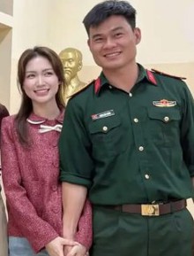 Đại uý Thăng Văn Cương đưa Hoà Minzy đi ra mắt bạn bè, còn ôm eo tình tứ quá đây này!