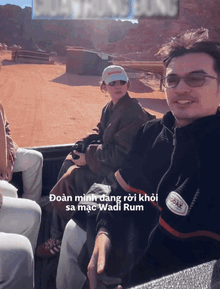 Cập nhật mới nhất từ travel blogger Việt mắc kẹt ở Trung Đông khi chuyến bay liên tục bị huỷ