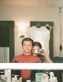 Đôi vợ chồng hot nhất hiện nay: Nên duyên từ Người Nhện, "gương vỡ lại lành" trước khi cưới, kín tiếng chưa từng thấy!