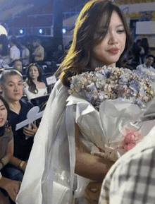 Chị sinh đôi của Phương Oanh