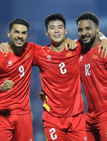 Thắng 3-1, ĐT Việt Nam khiến Malaysia 12 năm nếm mùi thất bại trên sân khách