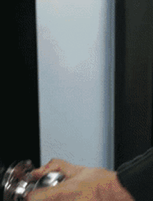 Khoảnh khắc Công an ập vào “tóm gọn” team Xôi Lạc TV, nhiều nhân viên đang ngồi trước dàn máy tính không kịp phản ứng