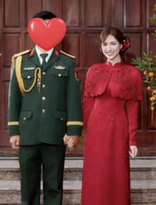 Hòa Minzy công khai ra mắt bạn trai mặc quân phục, đã được gia đình đồng ý