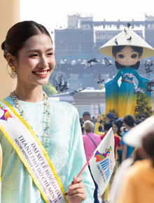 Cảnh tượng hiếm thấy ở phố đi bộ Nguyễn Huệ: 3.000 phụ nữ cùng làm một việc vào ngày 8/3