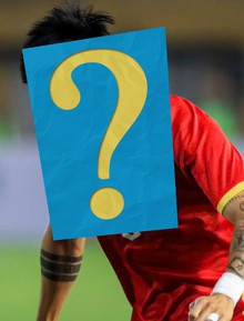 Cầu thủ Việt Nam nổi tiếng bị "tóm": Vợ đẹp, con xinh nhưng vẫn nhắn tin trêu gái