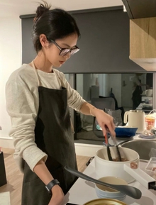 Giá cả leo thang, tiêu 1 đồng cũng rén: Giờ ăn no là được, 3 tháng mới dám ăn 1 bữa ngon, mua sắm thì thôi hẳn