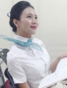 Cựu tiếp viên Vietnam Airlines đóng MV với Sơn Tùng M-TP: Lấy chồng giám đốc ở Hà Nội, sinh liền 2 con, giờ ra sao?