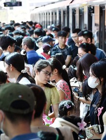 Từ ngày mai, hàng triệu người dân Việt Nam sẽ chứng kiến một sự thay đổi lớn về xăng dầu