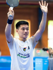 Vinh Hiển nén đau chấn thương, "hủy diệt" đối thủ hàng đầu nước Úc, trở thành tay vợt đầu tiên lọt vào bán kết đơn nam PPA Asia 1000!