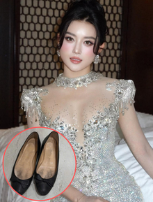 Á hậu Huyền My thanh lý giày hiệu nhưng bùng nổ tranh cãi: "Đen đen bẩn bẩn thế này mà cũng đi pass!"