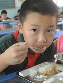 Mất ngủ cả đêm vì vụ 26 trường sử dụng thịt lợn bênh, tôi mạnh dạn ĐỀ XUẤT 3 giải pháp để "thanh tẩy" bữa cơm học đường!