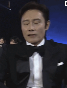 Viral nhất Baeksang 2026: Lee Byung Hun tỏ thái độ khi Son Ye Jin thắng giải thưởng lớn