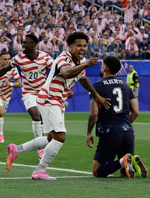 Diễn biến Mỹ 2-0 Paraguay tại World Cup: Mỹ đang thể hiện phong độ huỷ diệt trước đối phương