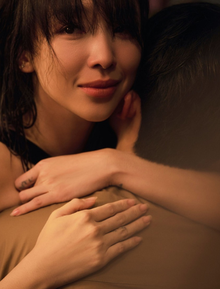 Sau ly hôn và cảnh khoá môi Trần Ngọc Vàng gây tranh cãi: Mẹ Tóc Tiên lần đầu nói chuyện với con gái