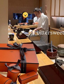 Trend "phông bạt" mới của giới trẻ: Mua ảnh ngồi hạng thương gia, đi  Park Hyatt Saigon, ăn omakase, giá 10k/chiếc