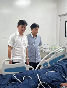 Bệnh viện Chợ Rẫy trong đêm cử bác sĩ hỗ trợ cứu nạn nhân vụ lật ca nô ở Phú Quốc