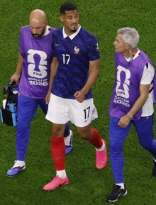 Sốc trước trận tranh hạng 3 World Cup: Trụ cột tuyển Pháp thi đấu với vết nứt xương lưng suốt nhiều tháng, nguy cơ phải phẫu thuật