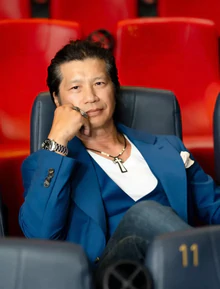 Rộ thông tin nam tài tử đình đám tên D. bị anh em chí cốt "đâm sau lưng", cay đắng thu dọn hành lý rời showbiz Việt?